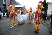 Die Güggelizunft Daiwil am - vorerst - letzten Umzug in Menznau 2012. (Bild Nadia Schärli)