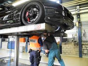 Es geht auch legal: Für abgeänderte Fahrzeuge ist ein spezieller Prüftermin mit dem Strassenverkehrsamt zu vereinbaren. (Bild: PD)
