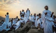 Hadsch-Pilger beten auf dem Berg Arafat in der Nähe von Mekka. (Bild: Mast Irham/EPA (Mekka, 31. August 2017))