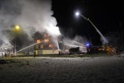 90 Einsatzkräfte wurden aufgeboten. (Bild: Kantonspolizei Schwyz)