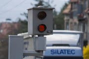 Die Luzerner Polizei hat neue «Blitzer» beschafft (Symbolbild). (Bild: Martin Ruetschi / Keystone)