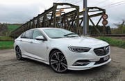 Die Limousine des neuen Opel Insignia wirkt wie aus einem Guss. Komfort und Eleganz werden hochgehalten. (Bild: Matthias Hafen)