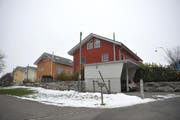 Einfamilienhäuser wie hier in Kerns sind nach Meinung der Fachleute nicht geeignet, um eine grössere Siedlungsdichte zu erreichen. (Bild Corinne Glanzmann/Neue OZ)