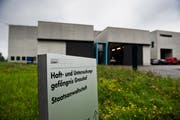 Das Gefängnis Grosshof in Kriens. Hier werden alle Telefonate von Personen in U-Haft aufgezeichnet. (Bild: Roger Grütter / LZ)