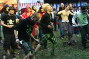 Mitrockendes Publikum an der diesjährigen Musiglanzgmeind. (Bild Roger Zbinden/Neue NZ)