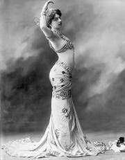 Gemäss Augenzeugen war Mata Hari als Tänzerin unwiderstehlich. Das undatierte Foto zeigt sie im typischen orientalischen Look. (Bild: Keystone)