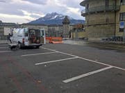 Die 9 Parkplätze vor dem Zurgilgenhaus in der Stadt Luzern weichen 117 Veloparkplätzen. (Bild: René Meier)