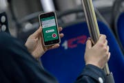 Die neue VBL-App «Fairtiq» merkt automatisch, welche Strecke der Benutzer fährt. (Bild: Pius Amrein / Neue LZ)