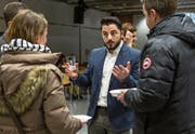 Gewohnt engagiert: der Hilfswerkgründer Severiyos Aydin im Gespräch im Burgbachsaal. (Bild: Patrick Hürlimann (Zug, 3. Februar 2018))