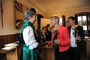 Frieda Steffen nimmt Gratulationen entgegen. (Bild Urs Hanhart)