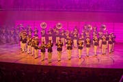 Formschön: Das Bild zeigt eine Szene der Tattoo on Stage im KKL im vergangenen Jahr. (Bild: Dominik Wunderli (Neue LZ))