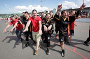 Für den Breiten- und den Spitzensport gibt es mehr Förderbeiträge: Im Bild bejubeln die Streethockeyaner Oberwil Rebells ihren Schweizer Meistertitel 2014. (Bild: Christof Borner-Keller / Neue ZZ)
