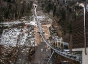 Die neue Stoosbahn bei einer Testfahrt. (Bild: Nadia Schärli (Muotathal, 23. November 2017))
