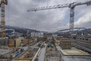 Im Baugewerbe kühlte sich die Geschäftslage gegen Ende 2017 ab, blieb aber gut. Auf dem Bild: die Baustelle an der Arsenalstrasse in Kriens. (Bild: Pius Amrein (Kriens, 26. Februar 2018))