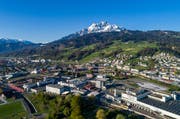 Die Stadt Luzern besitzt nördlich des Pilatus-Marktes in Kriens lukrative Baulandreserven. (Bild: Philipp Schmidli (Kriens, 22. April 2017))