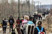 Kosovaren durchqueren Serbien auf dem Weg nach Ungarn - viele wollen nach Deutschland. (Bild: Getty)