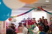 Fasnachtsball in der ZUWEBE mit den Bewohnern. (Bild: Maria Schmid / ZZ (Baar, 23. Februar 2017))