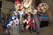 Tambourenverein, Rüssgusler und Nostradamus kombinieren dieses Jahr die Basler und die Luzerner Fasnacht mit ihren Sujets. (Bild: Corinne Glanzmann (Emmenbrücke, 20. Februar 2017))