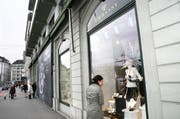 Das Münchner Unternehmen wird die Anteilsmehrheit von Embassy halten. Im Bild: Das Embassy-Geschäft am Schweizerhofquai in der Stadt Luzern. (Bild: Manuela Jans)