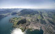 Blick auf den Vierwaldstättersee mit Luzern, der Gemeinde Horw und dem Pilatus. (Bild: Erich Müller / Hoch-Foto-Technik / Keystone)