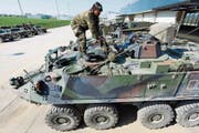 Ein Piranha-Schützenpanzer der Schweizer Armee: Bern verbot dem Hersteller einen Export in den Nahen Osten. (Bild: Laurent Gillieron/Keystone)