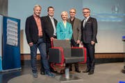 Rudolf Schweizer (parteilose Schweizer), Peter With (SVP), Manuela Jost (GLP, von links) und Stefan Roth (CVP, rechts) kämpfen um den Einzug in den Luzerner Stadtrat. Rudolf Schweizer (links), Beat Züsli (SP, zweiter von rechts) und Stefan Roth kämpfen ums Stadtpräsidium. (Bild Dominik Wunderli)