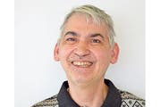 «Ich bin seit bald 40 Jahren in der Zuwebe und fühle mich hier sehr wohl. Ich bin gerne im Atelier Plus, wo ich kreativ sein kann und immer wieder neue Dinge ausprobiere». Daniel Schneider (56), Baar. (Bild: PD)
