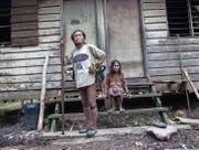 Bruno Manser lebte jahrelang beim indigenen Volk der Penan – hier ein altes Paar – im Regenwald von Sarawak. (Bild: PD)