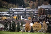 Aussenansicht des Druckzentrums Adligenswil. (Bild: Pius Amrein (Adligenswil, 10. November 2017))