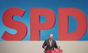 Entfachte Aufbruchstimmung: SPD-Kanzlerkandidat Martin Schulz gestern am Parteitag in Dortmund. (Bild: Guido Kirchner/AP)