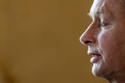 Nach dem Unfall Philipp Müller an, seinen Wahlkampf auszusetzen. «Ich mache meine Arbeit im Parlament, trete aber nirgends vor Publikum auf.» (Bild: Keystone / Peter Schneider)