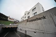 Die Urner Kantonalbank muss für die Sanierung der Tiefgarage und Geschäftsstelle in Schattdorf finanziell selber aufkommen. (Bild: Urs Hanhart (Schattdorf, 1. Februar 2018))