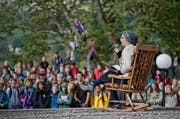 Am Kantonaltag der Pfadi Luzern messen sich Pfader bei verschiedenen Spielen rund um das Kloster Baldegg. Im Bild ist das Eröffnungstheater zu sehen. (Bild Pius Amrein)