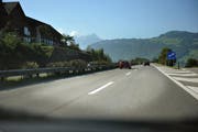 Archivbild: Die A2 zwischen Beckenried und Stans in Fahrtrichtung Luzern. (Bild: Corinne Glanzmann (Neue NZ))
