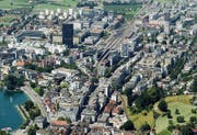 In der Stadt Zug braucht jeder Einwohner und jeder Beschäftigte im Durchschnitt nur 61 Quadratmeter Bauzonenfläche. Dies gelingt nur durch bessere Ausnützung der Bauzonen. (Bild Stefan Kaiser)