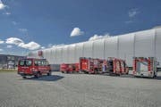 Bei der Bombendrohung in der Mall of Switzerland war auch ein Grossaufgebot an Einsatzkräften vor Ort. (Bild: Pius Amrein (Ebikon, 14. März 2018))