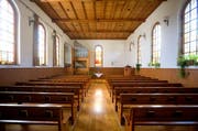 Die reformierte Kirche in Hüswil. (Archiv) (Bild: Philipp Schmidli / Neue LZ)