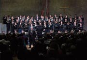 Hochkarätige Kräfte prägten die Aufführung von Arthur Honeggers «Nicolas de Flue» im Kirchensaal Maihof. In der Mitte der Schauspieler Eörs Kisfaludy, der den französischen Sprechpart übernahm. (Bild: Peter Fischli/Lucerne Festival)