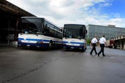 Diese Busse werden in den nächsten Jahren durch neue Modelle ersetzt. (Bild: Maria Schmid / Neue ZZ)