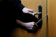 Einbrechen erfolglos: Der Einbrecher in Luzern wurde von einem mutigen Nachbarn aufgehalten. (Symbolbild Neue LZ)