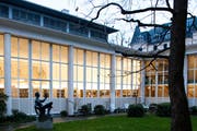 Lesesaal der Zentral- und Hochschulbibliothek Luzern. (Bild: Roger Grütter / Neue LZ)