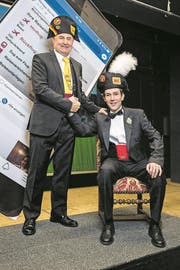 Philipp Durrer, Eglivater 2018 (R) und Max Studhalter, Zunfmeister der Egli Zunft Horw am Samstag, 13. Januar 2018 im Pfarreizentrum Horw. (Bild: Philipp Schmidli (Horw, 13. Januar 2018))