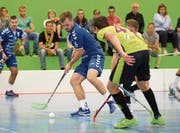 Zugs Jiri Koutny (am Ball) findet klare Worte nach der Niederlage. (Bild: Michael Peter/Zug United (15. August 2017))
