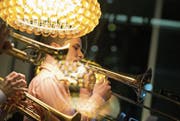 George Marti beim Konzert mit seiner Band im «Monsieur Baguette» in Zug. (Bild: Maria Schmid (23. März 2017))