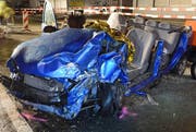 Eines der beiden Unfallfahrzeuge nach der Frontalkollision in Emmenbrücke. (Bild: Luzerner Polizei)