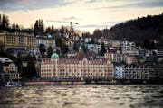 Das Hotel Palace in Luzern könnte noch in diesem Jahr den Besitzer wechseln. (Bild: Dominik Wunderli (Neue LZ))