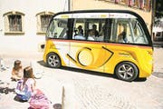 In Sitten ist seit Juni 2016 ein selbstfahrender Shuttlebus testweise in Betrieb. (Bild: Manuel Lopez/Keystone)