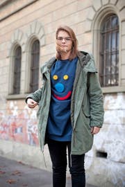 Hazel Brugger (22) und... (Bild: Boris Bürgisser / Neue LZ)