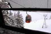 Für einmal wollten Gondel und Schnee nicht richtig harmonieren. (Bild Alexandra Wey/Neue LZ)