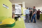 Die Ausstellung im Schluechthof zeigt Chancen und Gefahren der Digitalisierung in der Landwirtschaft auf. (Bild: Jakob Ineichen (Cham, 8. März 2018))